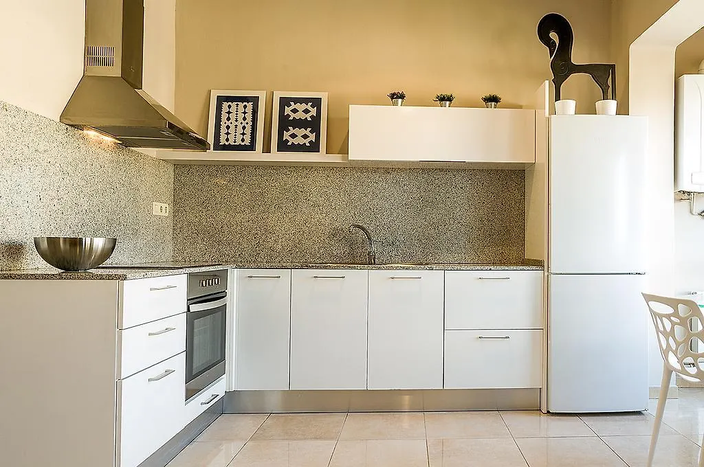 Apartaments Turistics Cardona I 0*,